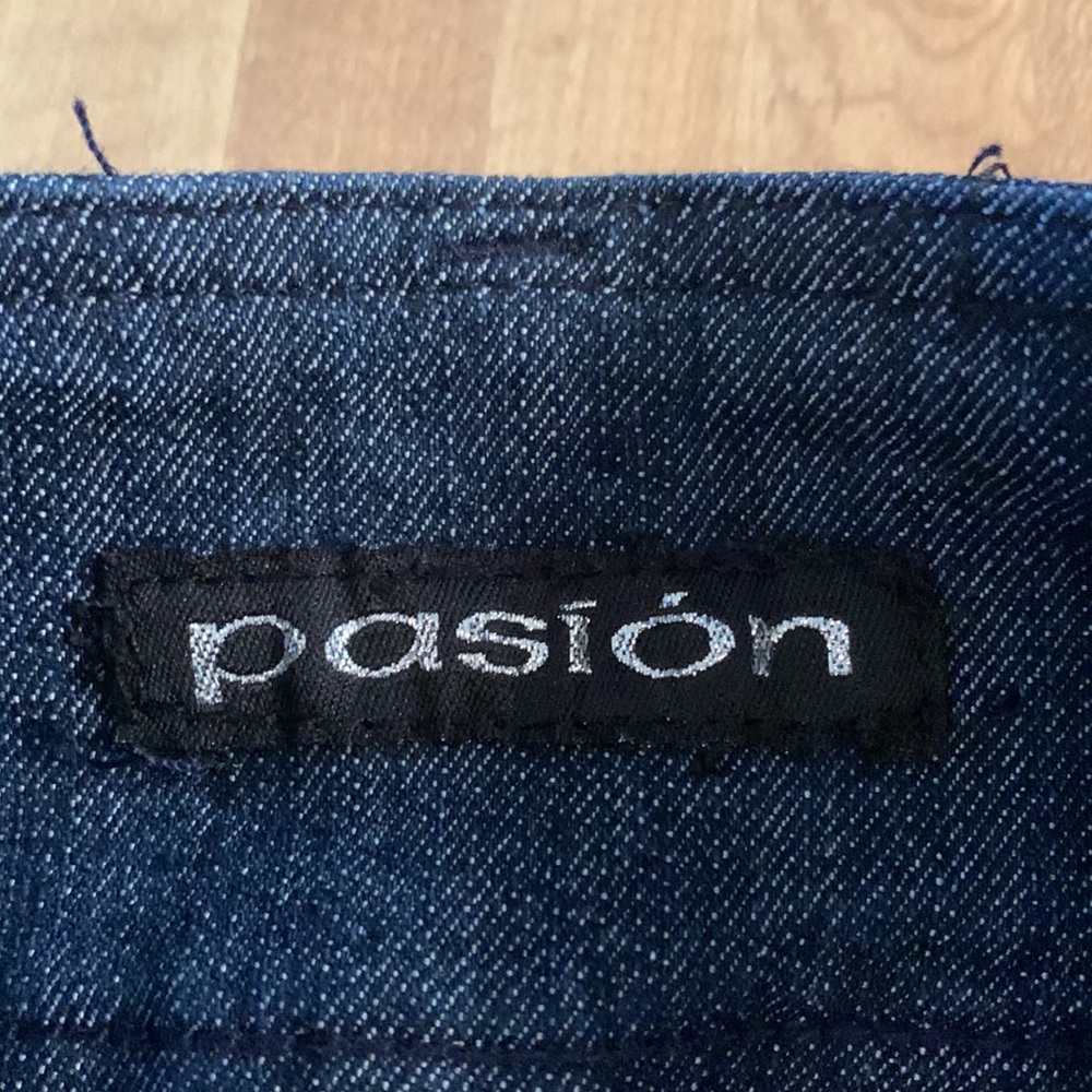 Pasion Size 5 Bermuda Shorts - Picture 6 of 6